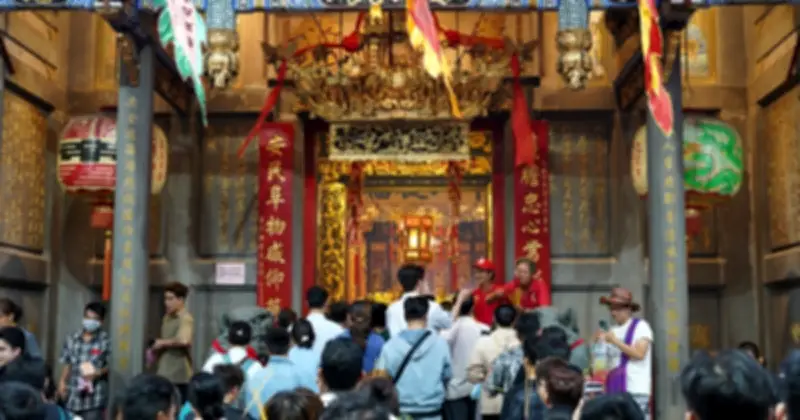 Đông Nghịt Người Đổ Về Hội Quán Nghĩa An Dự Lễ Vía Ông Rằm Tháng Giêng