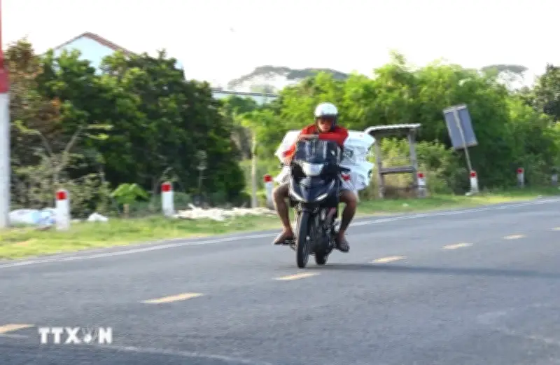 Đồng Tháp quyết liệt ngăn chặn quái xế buôn lậu thuốc lá vùng biên