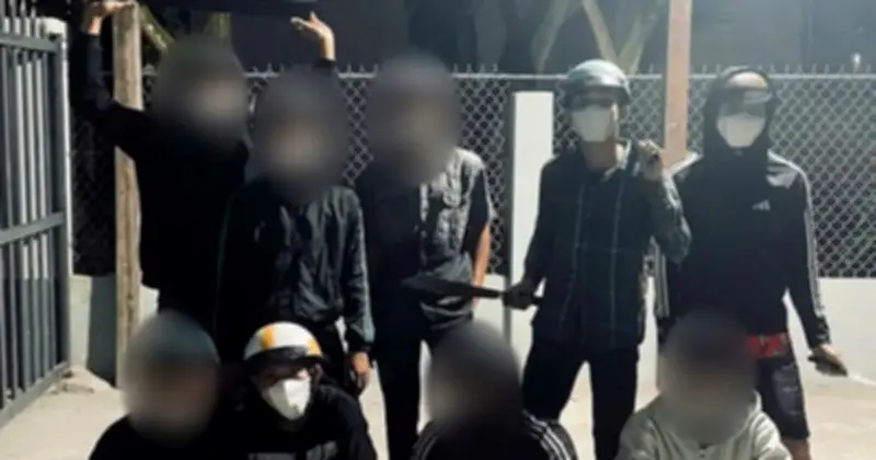 Đồng Tháp: Tạm giữ 5 thanh niên dùng dao tự chế chém người, chụp ảnh sau khi gây án