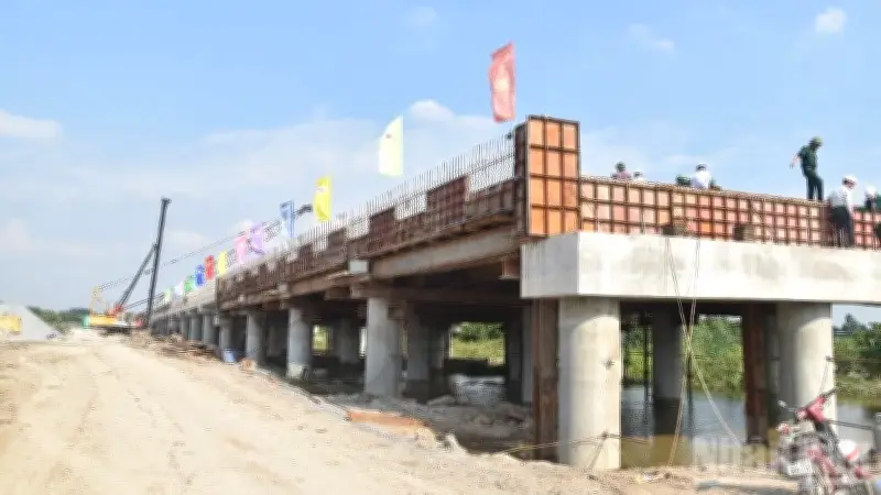 Đồng Tháp đẩy nhanh tiến độ cao tốc Cao Lãnh-An Hữu, đề xuất phương án giai đoạn 2