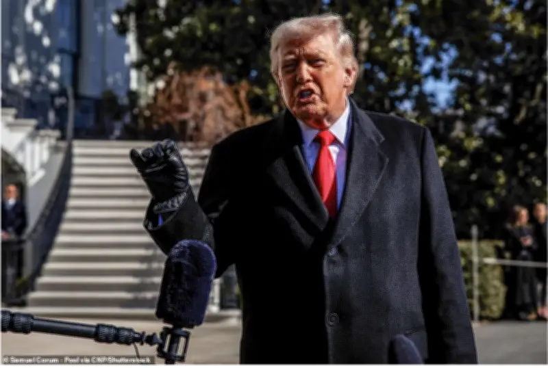 Ông Trump khẳng định kho vũ khí Mỹ đủ dồi dào để chiến đấu mãi mãi