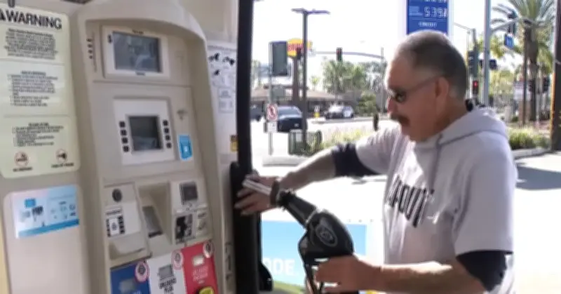 Ông Trump ra lệnh xả 172 triệu thùng dầu thô từ kho dự trữ chiến lược của Mỹ