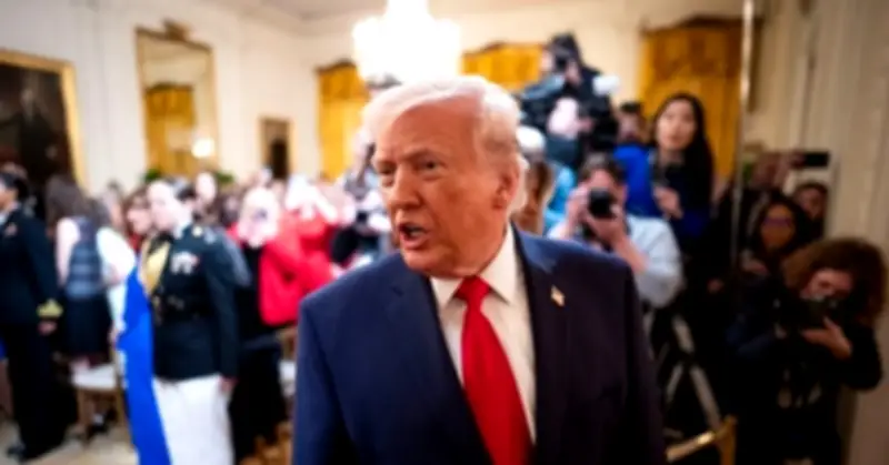 Ông Trump Tạm Gỡ Đạo Luật Hàng Hải Mỹ Nhằm Giảm Tác Động Từ Xung Đột Iran