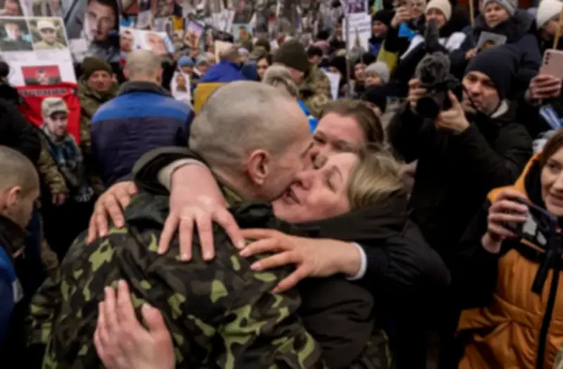 Nga và Ukraine Hoàn Tất Trao Trả 300 Tù Binh, Bước Tiến Nhân Đạo