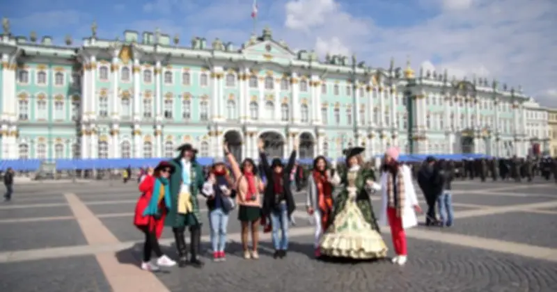 Nga xem xét miễn visa đoàn cho khách Việt, kết hợp mở lại đường bay thẳng