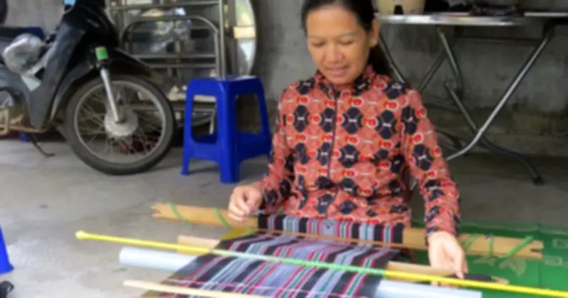 Nghệ Nhân Hrê 75 Tuổi Và Hành Trình Gìn Giữ Thổ Cẩm Qua Chiến Tranh