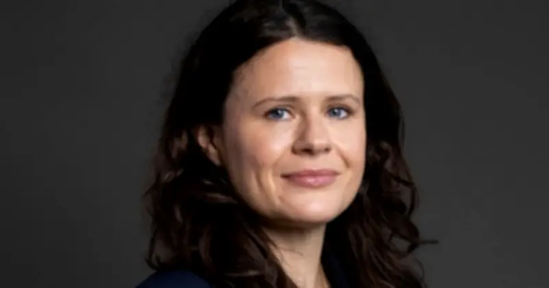 Nghị Sĩ Anh Tạm Đình Chức Sau Vụ Chồng Bị Bắt Vì Nghi Ngờ Gián Điệp