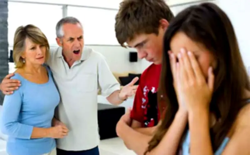 Nghịch cảnh: Ăn bám cha mẹ già kiểu mới - không xin tiền nhưng đang vắt kiệt một cách tinh vi