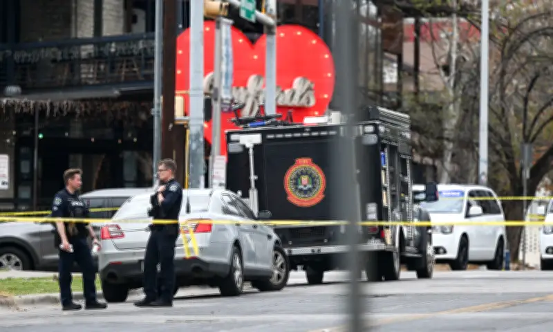 Nghi phạm mặc áo cờ Iran xả súng quán bar Mỹ, 2 người chết và 14 người bị thương