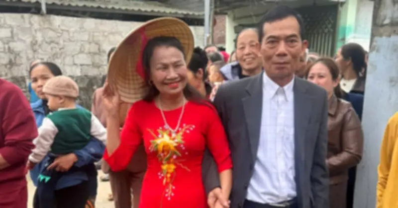 Người con gái xúc động khi bố tìm được hạnh phúc mới ở tuổi xế chiều