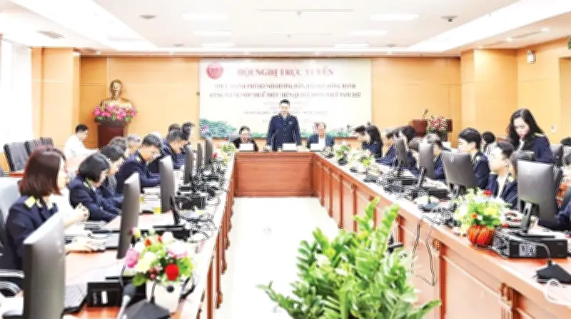 Người dân Hà Nội tự tin quyết toán thuế nhờ hỗ trợ từ ngành thuế