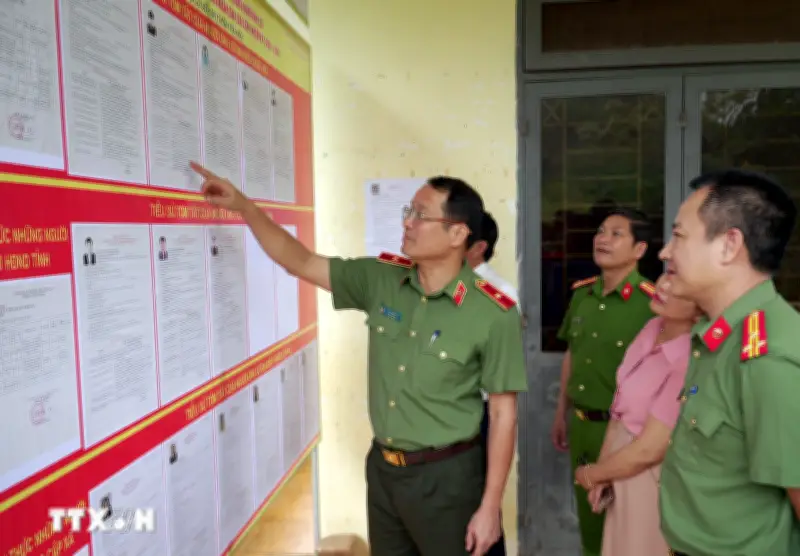 Người dân miền Trung, Tây Nguyên hối hả chuẩn bị đón Tết Nguyên đán 2025