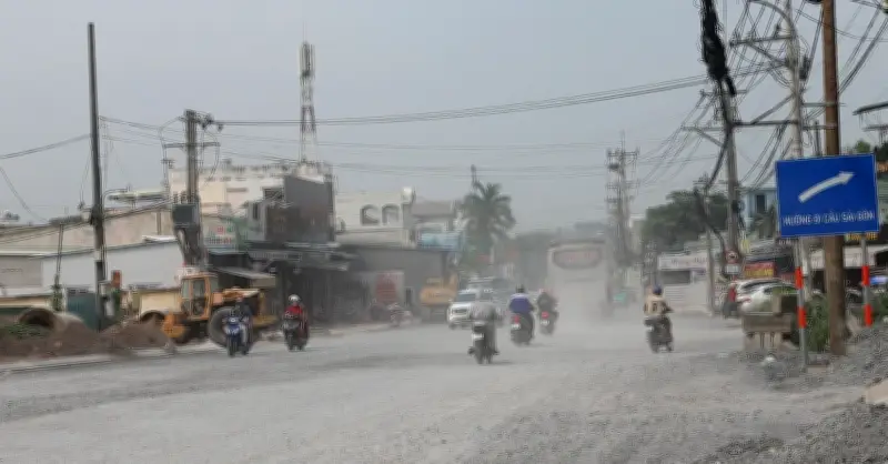 Người dân mừng rỡ khi đường nghìn tỷ ở TP.HCM hết cảnh bụi bay mù mịt