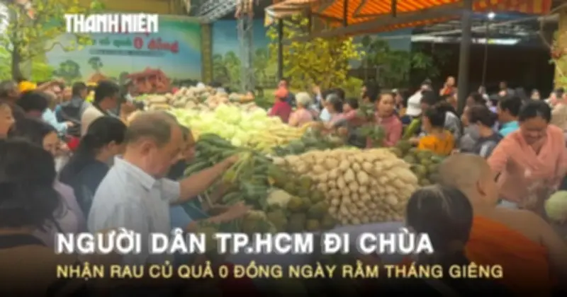 Người dân TP.HCM đổ xô nhận rau củ miễn phí ngày Rằm tháng Giêng