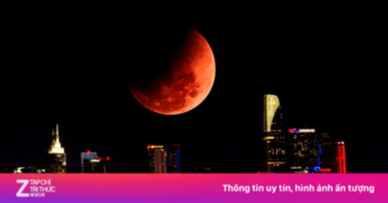 Người dân Việt Nam đổ xô 'săn' trăng máu từ TP.HCM đến miền Trung