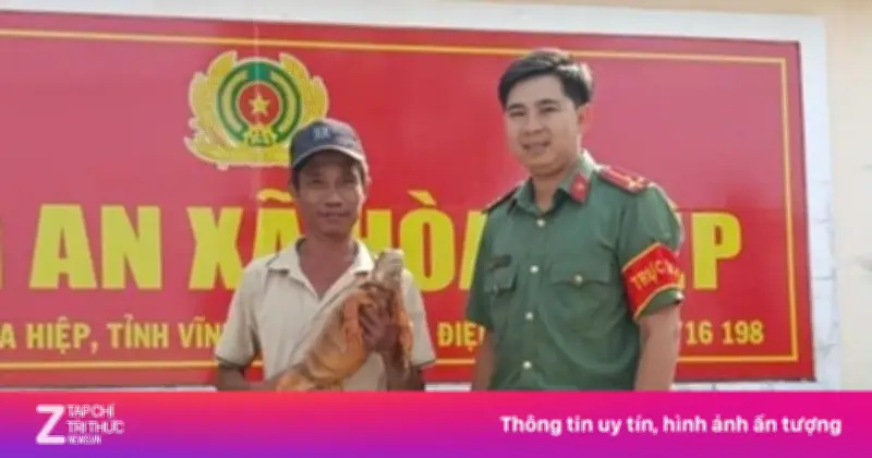 Người dân Vĩnh Long phát hiện rồng Nam Mỹ sau nhà, tự nguyện giao nộp công an