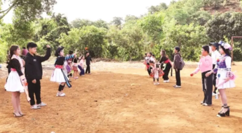 Người H'Mông Lâm Đồng Xóa Bỏ Tục 'Bắt Vợ', Giữ Gìn Văn Hóa Truyền Thống