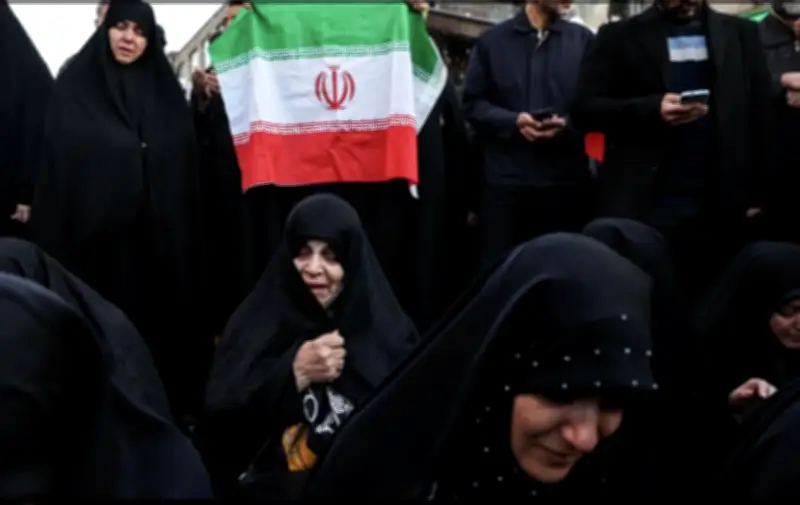 Người Iran Tuần Hành Rầm Rộ: 'Thà Không Thỏa Hiệp, Không Đầu Hàng'