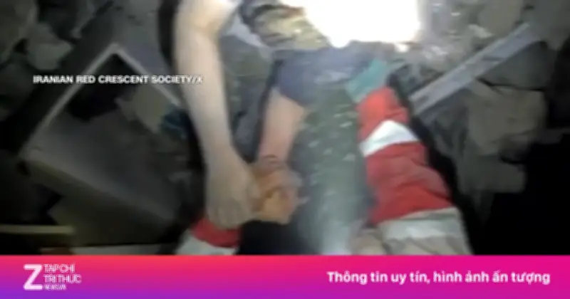 Người mẹ Tehran hỏi 'con tôi còn sống không' giữa không kích liên miên