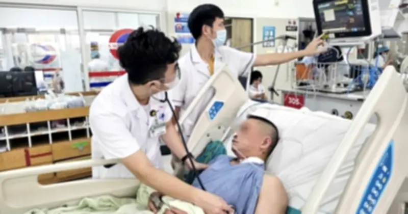 Người đàn ông 44 tuổi thoát chết thần kỳ sau cơn đau ngực nhẹ tại Bệnh viện Bạch Mai