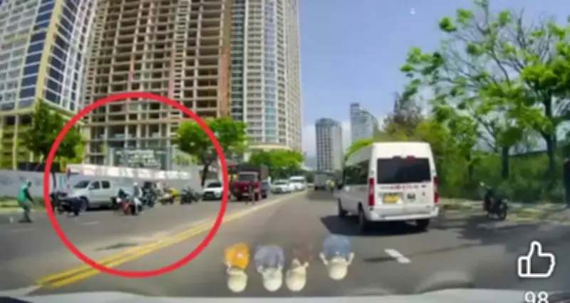 Người Đàn Ông Đánh Rơi Tiền Khi Mua Phế Liệu, Công An Tìm Chủ Nhân