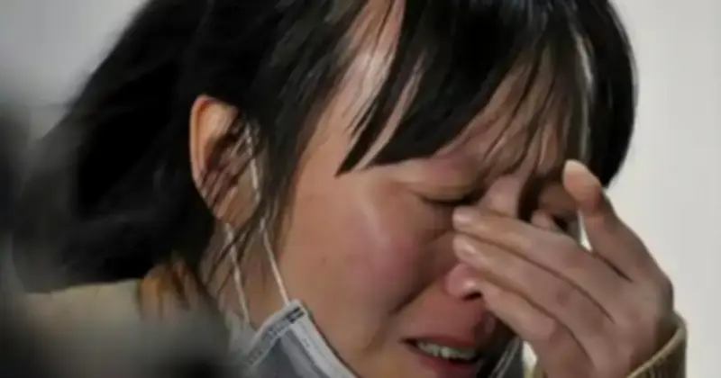 Người đàn ông Trung Quốc cắt đứt gia đình sau khi mẹ lấy trộm 1,4 tỷ đồng tiền tiết kiệm