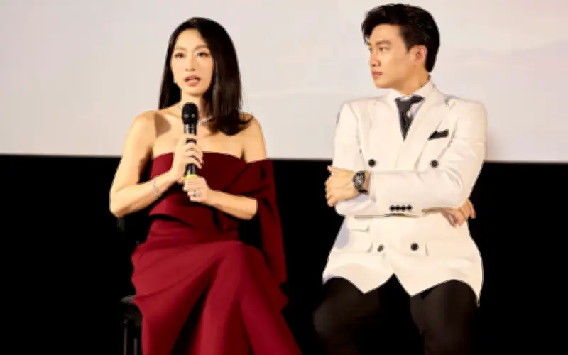 Người đẹp khiến Quốc trưởng phải nhắn tin mời tới: Sức hút từ đâu?