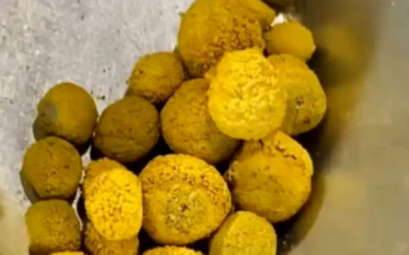 Người phụ nữ đãi vàng sông Mekong gây bất ngờ với khối vàng cục giá trị 160 triệu đồng