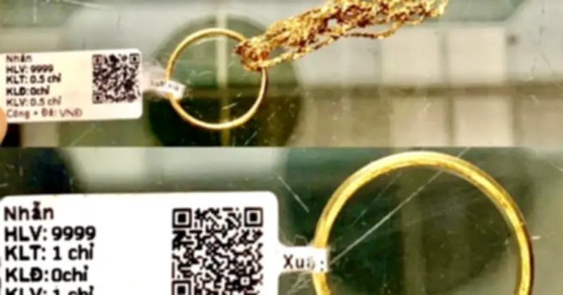 Người Phụ Nữ Phú Thọ Nhặt Được Túi Xách Chứa Vàng, Trình Báo Công An Trả Lại Người Đánh Rơi