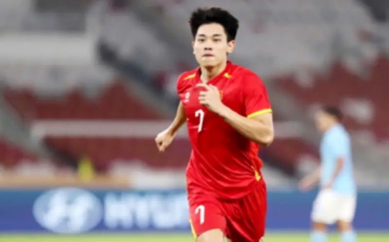 Ngôi Sao Bóng Đá Việt Đình Bắc Xây Nhà, Mua Ô Tô Báo Hiếu Bố Mẹ Sau Thành Công