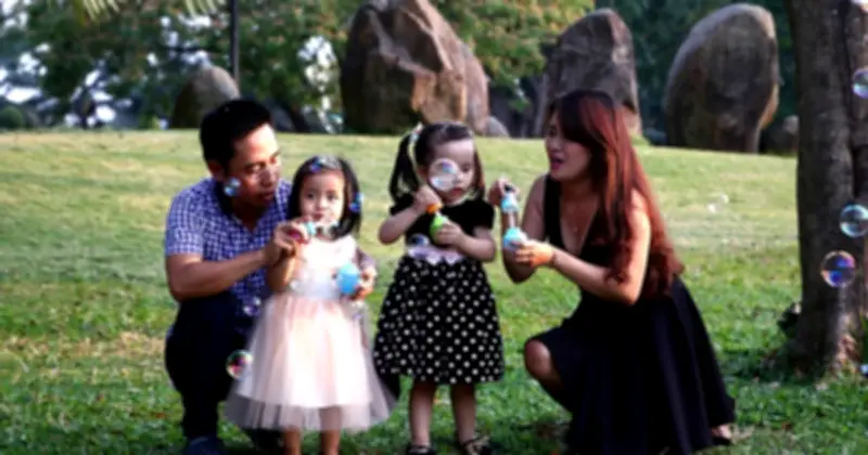 Người Trẻ Ngại Sinh Con: Áp Lực Tài Chính Và Sự Nghiệp Là Nguyên Nhân Chính