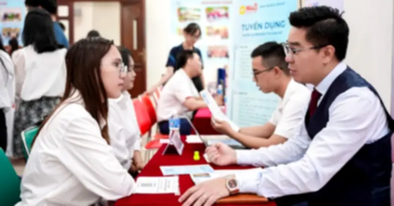 Người trẻ Việt định nghĩa lại nghề nghiệp: Từ đại học đến đa dạng lối đi