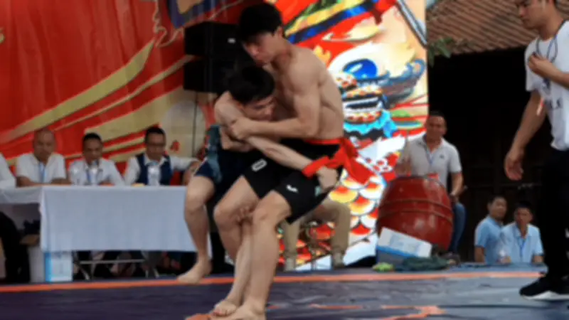 Người đã uống rượu bia vẫn được vào đấu vật ở hội làng: Quy định gây tranh cãi