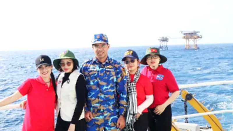 Người vợ lính nhà giàn: Hậu phương vững chắc nơi đầu sóng ngọn gió