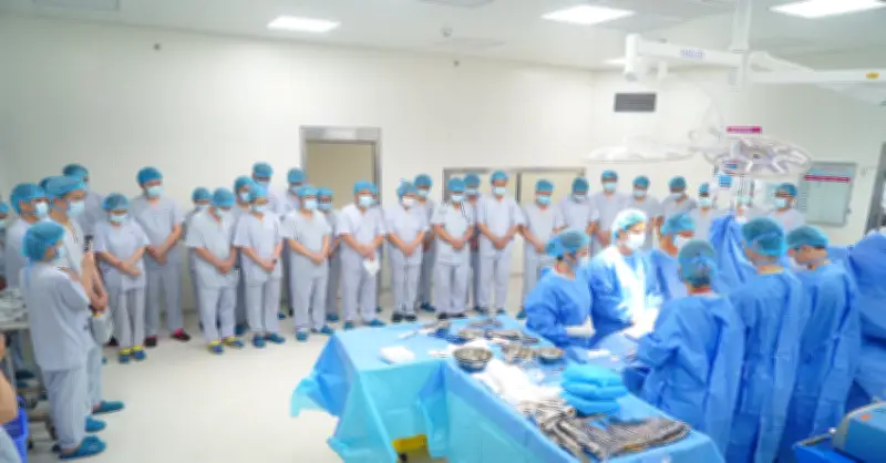 Người vợ trẻ hỏi chồng chết não: 'Anh đồng ý hiến tạng không?' và dòng nước mắt xúc động