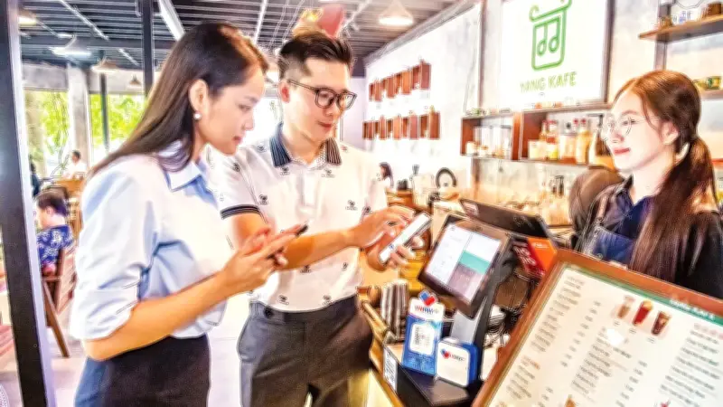 Ngân hàng số và cuộc đối đầu công nghệ: Bảo mật, thiết chế và tương lai không tiền mặt