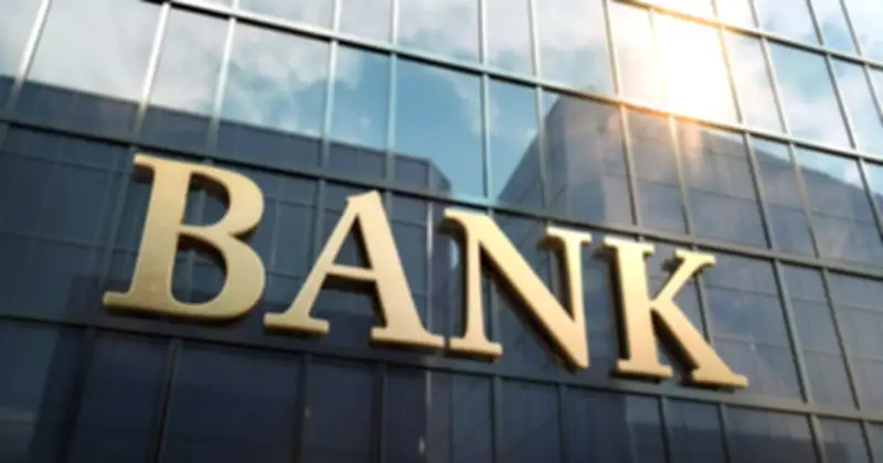 Ngành Ngân Hàng 2025: Tín Dụng Tăng Mạnh, Ngân Hàng Tư Nhân Vươn Lên