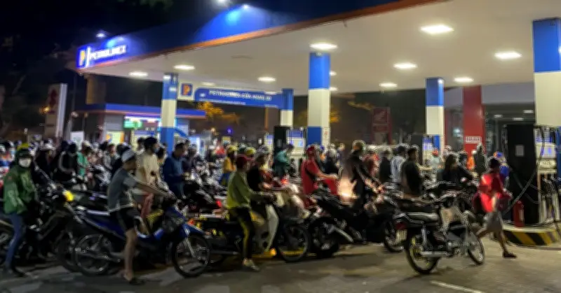 Nguy cơ giá xăng dầu tăng cao gây áp lực lạm phát: 3 kịch bản được dự báo