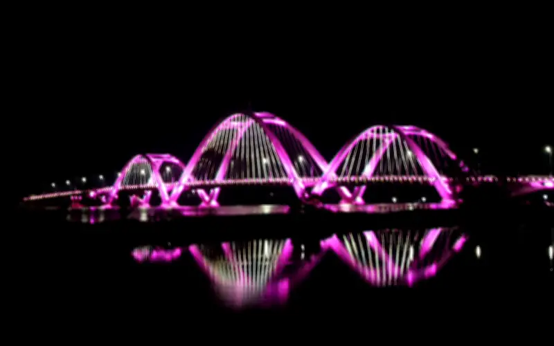 Nguyên nhân cầu Ngàn Tỷ biểu diễn nghệ thuật hàng đêm nhưng chưa thể thông xe