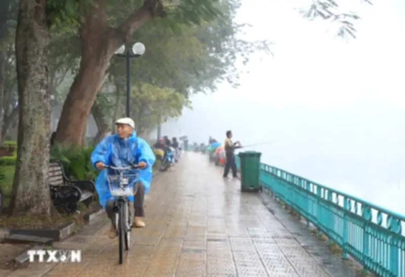 Ngày 27/3: Bắc Bộ sương mù sáng sớm, Hà Nội mưa nhỏ trưa chiều, nắng nóng hứng