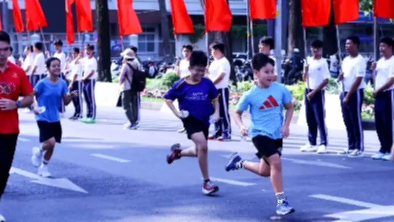 Ngày Chạy Olympic 2026: Hơn 6.000 Người Hòa Mình Vào Không Khí Thể Thao Sôi Động Tại TP.HCM
