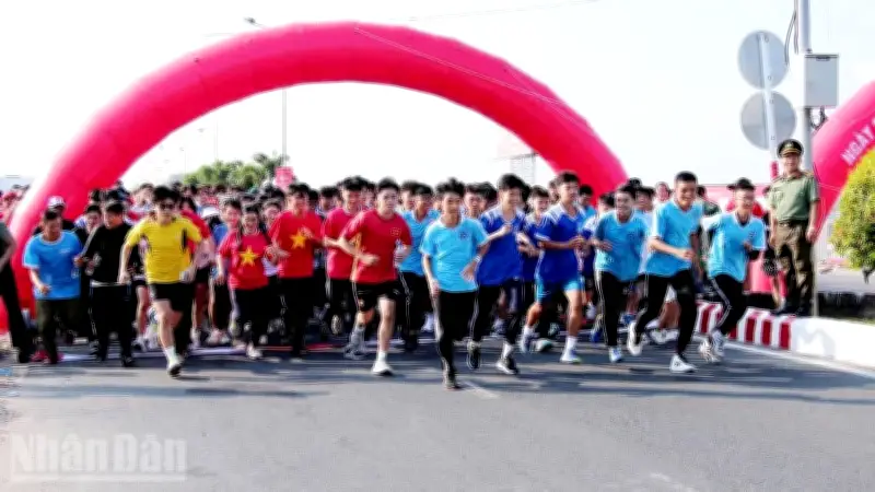Ngày Chạy Olympic Lan Tỏa Khắp Cả Nước, Hàng Nghìn Người Hưởng Ứng Vì Sức Khỏe Và An Ninh
