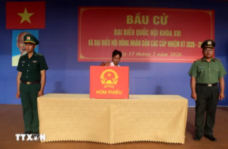 Ngày hội bầu cử rộn ràng từ đảo Tiên Tiểu đến cực Nam Tổ quốc