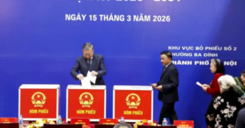 Ngày Hội Bầu Cử Toàn Dân: Cử Tri Cả Nước Nô Nức Tham Gia Bỏ Phiếu