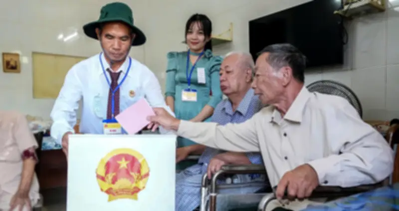 Ngày hội non sông: Hơn 76 triệu cử tri thực hiện quyền bầu cử với tỷ lệ 99,38%