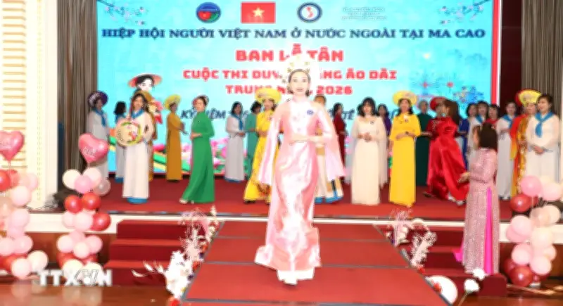 Ngày Quốc tế Phụ nữ: 83 phụ nữ duyên dáng trong tà áo dài Việt tại Macau