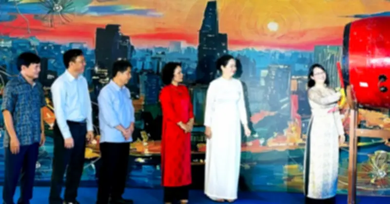 Ngày Thơ Việt Nam 2006 tại TP.HCM khai mạc với chủ đề 'Tiếng gọi đô thị mới'