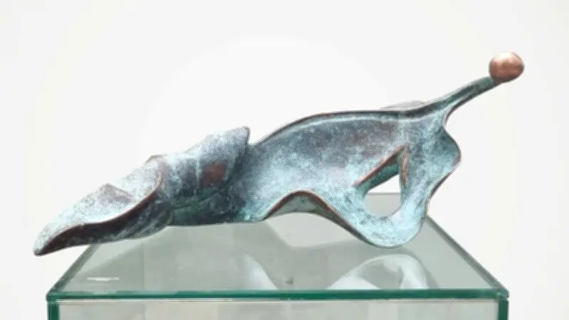 Nhà điêu khắc Trần Việt Hưng: Làm nhẹ kim loại, mở rộng khoảng không trong triển lãm 'Ngẫm 2'