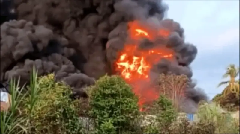 Nhà kho trái phép ở TP.HCM bốc cháy dữ dội hai lần trong thời gian ngắn