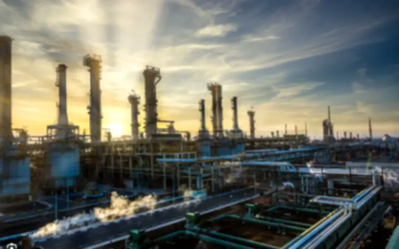 Nhà máy lọc dầu lớn nhất thế giới của UAE tạm dừng hoạt động